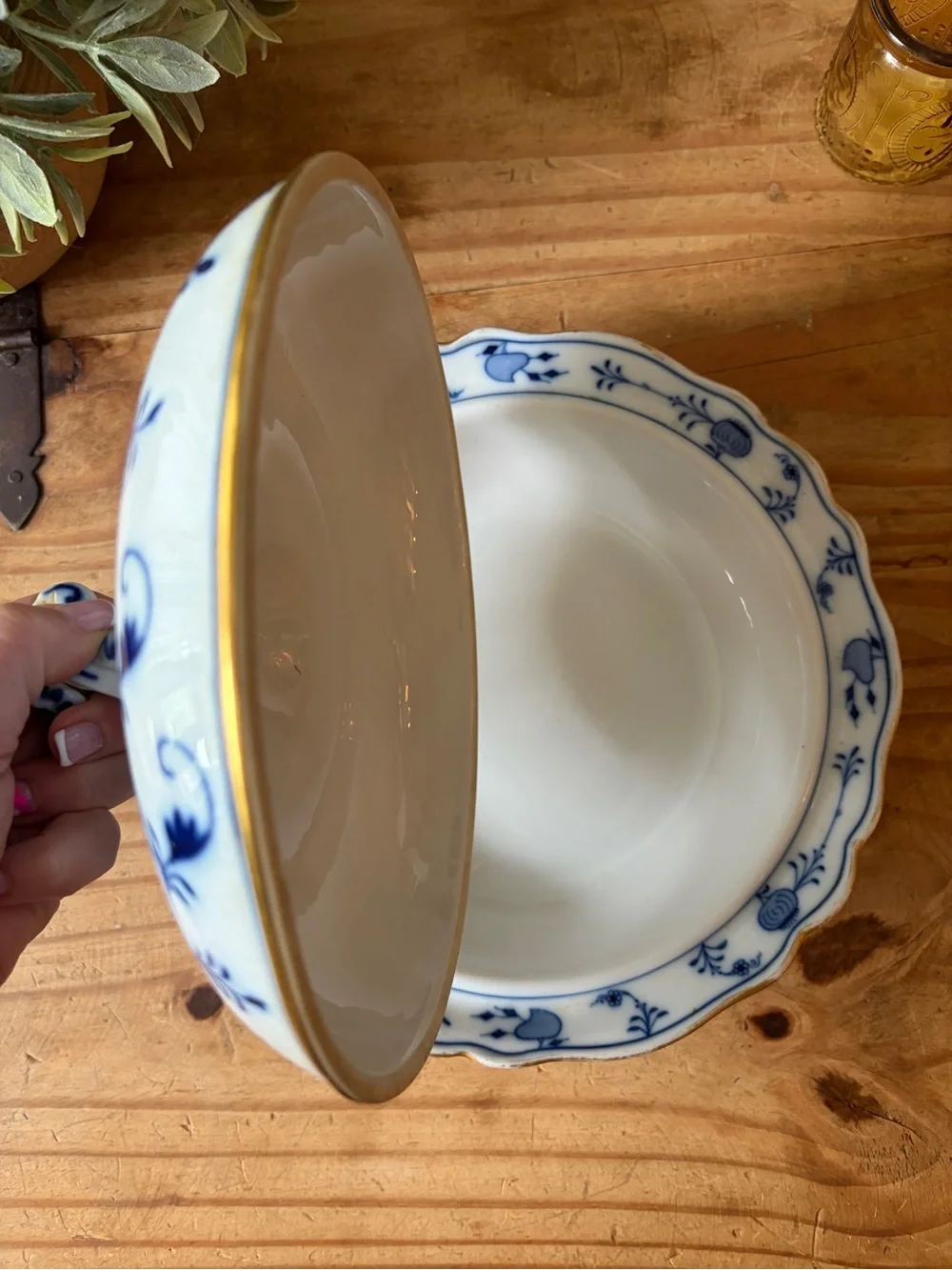 MEISSEN Antique Covered Lid Serving Dish Blue Onion Germany 1881-1930 Porcelain